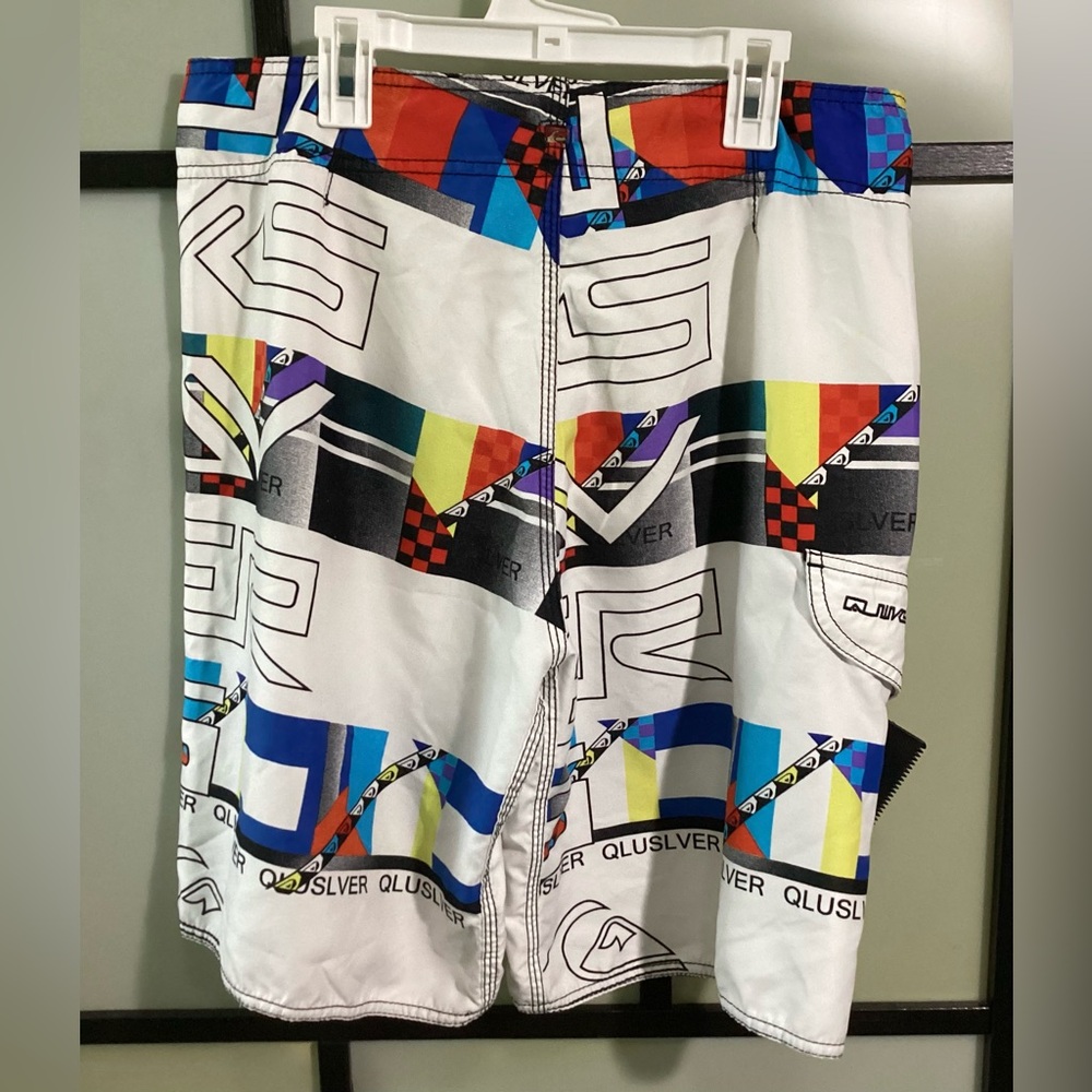 Quiksilver short pants. Size 32
